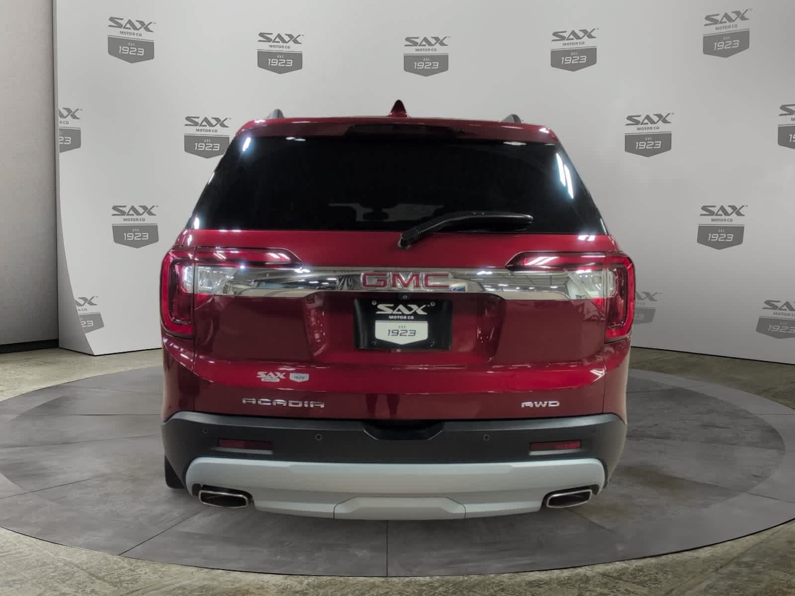 Used 2020 GMC Acadia SLT w/ LPO, Floor Liner Package AWD/4WD image 4