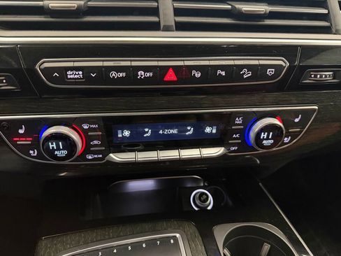 Used 2019 Audi Q7 3.0T Prestige w/ Prestige Package image 16