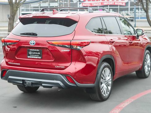 Used 2022 Toyota Highlander Limited image 4