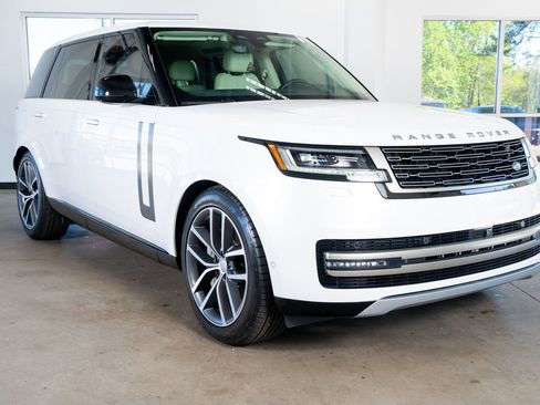 Used 2024 Land Rover Range Rover Long Wheelbase SE image 4