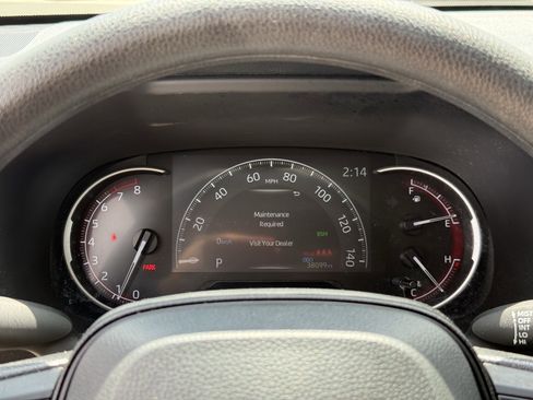 Used 2025 Toyota RAV4 XLE image 19