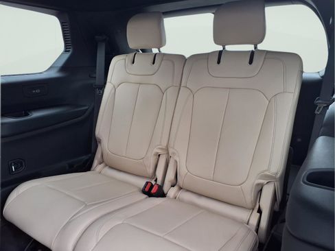 New 2026 Jeep Grand Cherokee L Limited RWD image 10