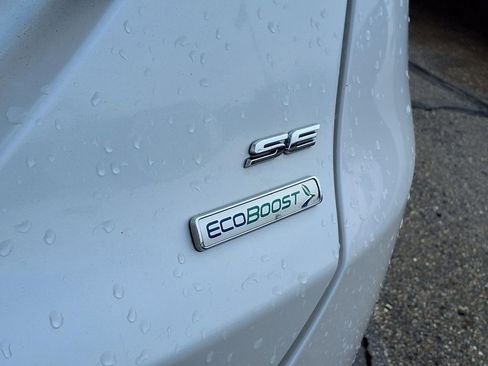 Used 2016 Ford Fusion SE w/ Equipment Group 202A FWD image 8