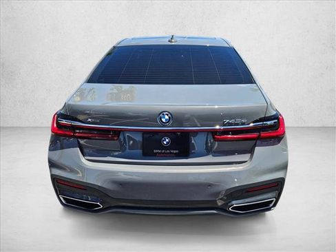 Used 2022 BMW 745e xDrive w/ M Sport Package AWD/4WD image 7