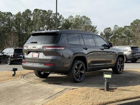 New 2025 Jeep Grand Cherokee L Altitude image 7