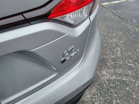 Used 2025 Toyota Corolla LE image 7