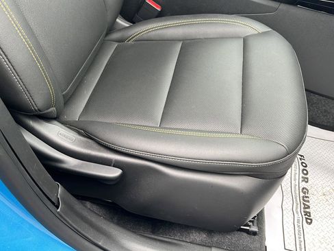 Used 2025 Chevrolet Trax ACTIV w/ Sunroof Package FWD image 33