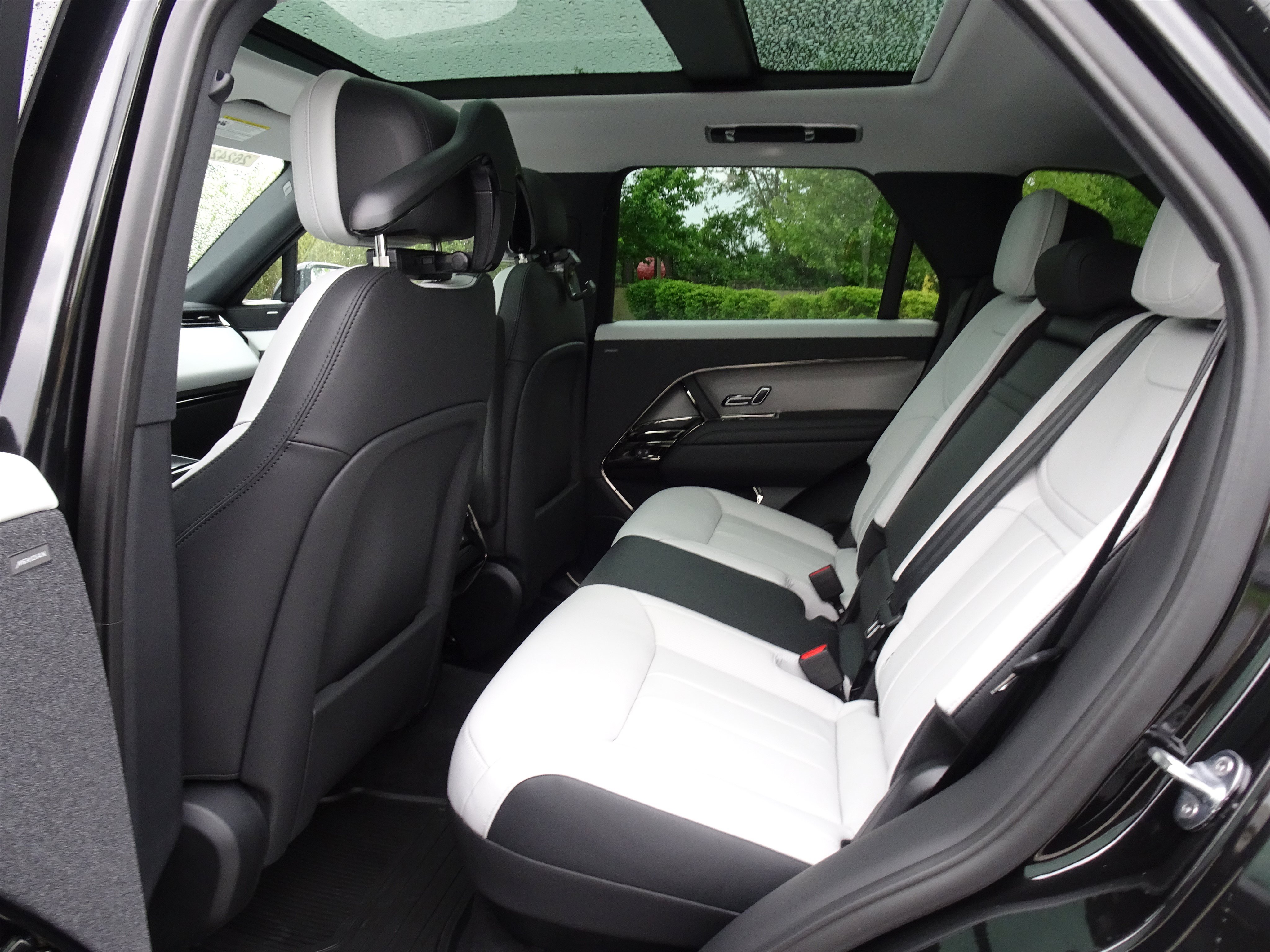 New 2026 Land Rover Range Rover Sport Dynamic SE AWD/4WD image 23