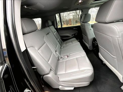 Used 2019 Chevrolet Suburban LT image 26