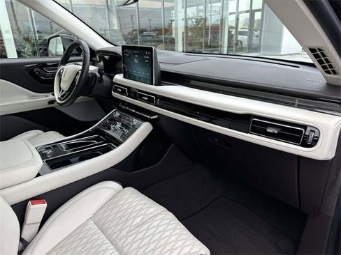 Used 2023 Lincoln Aviator Black Label w/ Jet Package image 53