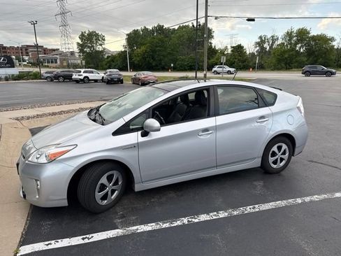 Used 2013 Toyota Prius Four w/ Deluxe Solar Roof Pkg FWD image 1