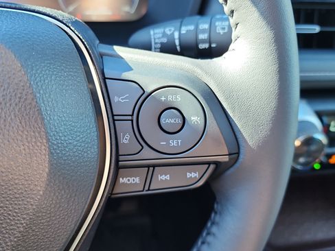 Used 2025 Toyota RAV4 Limited image 20