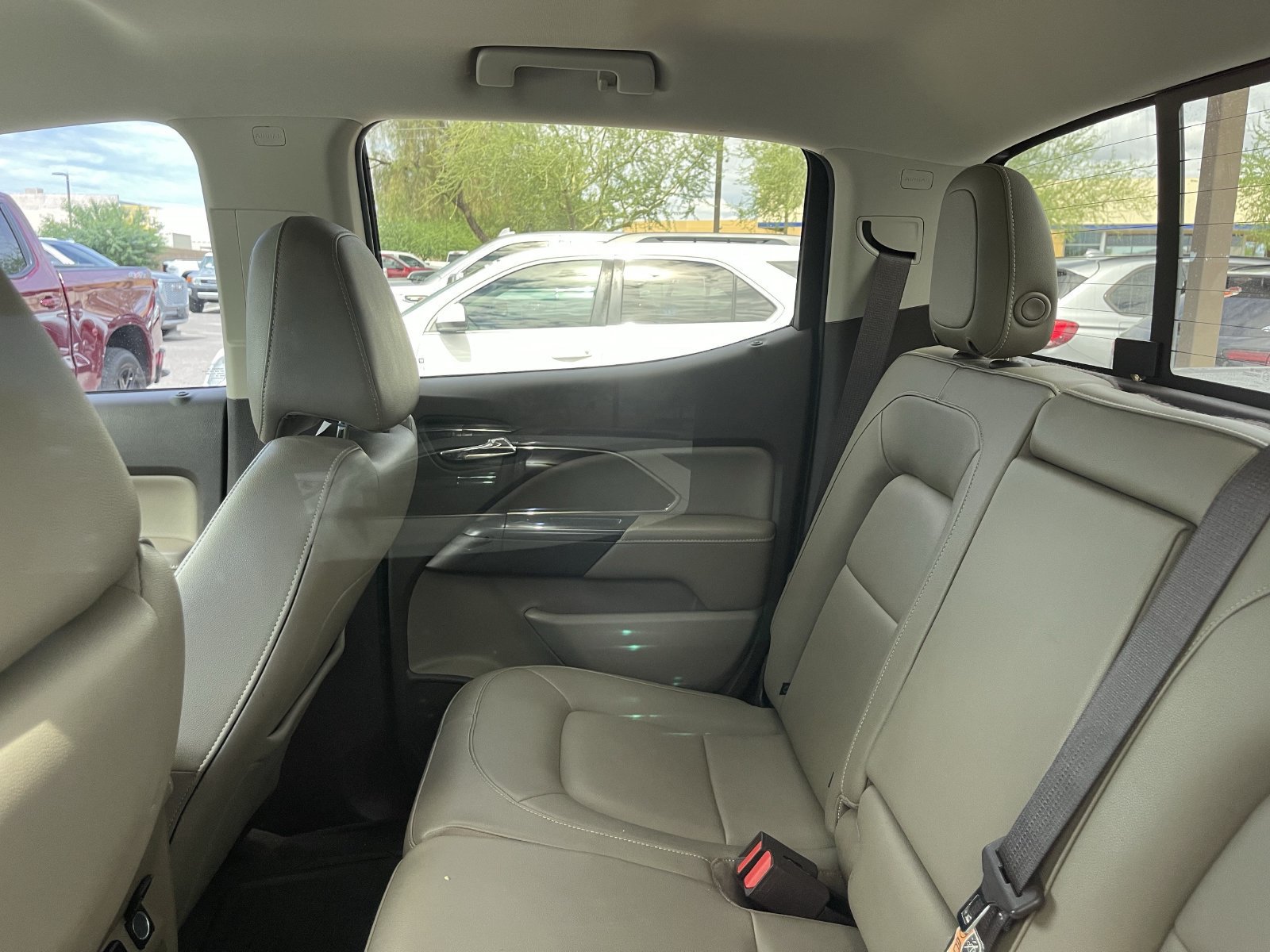 Used 2017 GMC Canyon SLT w/ Driver Alert Package AWD/4WD image 9