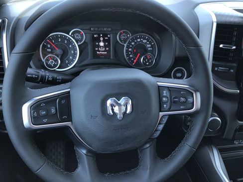 New 2026 RAM 1500 4x4 Crew Cab image 23