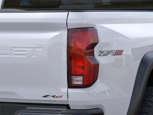 New 2026 Chevrolet Colorado ZR2 w/ Technology Package AWD/4WD image 11