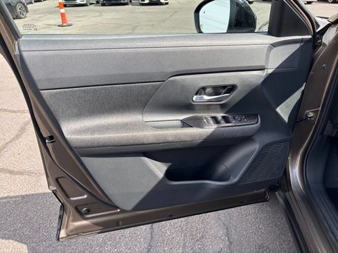 Used 2026 Nissan Kicks SV FWD image 18