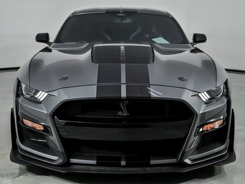 Used 2021 Ford Mustang Shelby GT500 w/ Carbon Fiber Track Pack RWD image 5