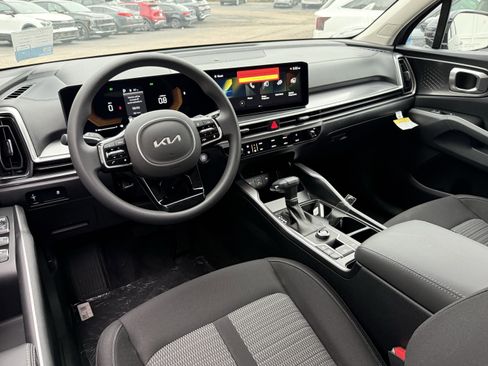 New 2025 Kia Sorento LX image 22