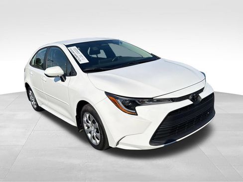 Used 2024 Toyota Corolla LE FWD image 9