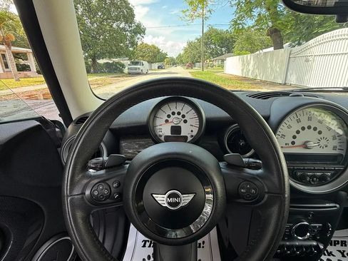 Used 2013 MINI Cooper S w/ Premium Pkg FWD image 10