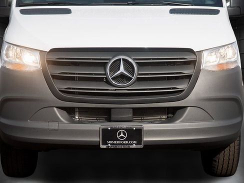 Used 2025 Mercedes-Benz Sprinter 2500 image 13