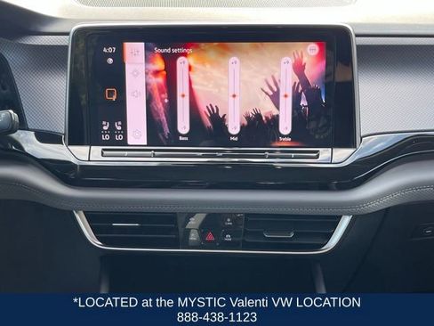 Certified 2024 Volkswagen Atlas Peak Edition SE image 17