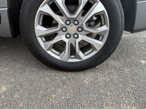 Used 2020 Chevrolet Traverse Premier image 12