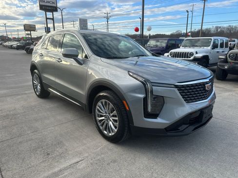 Used 2024 Cadillac XT4 Premium Luxury image 4