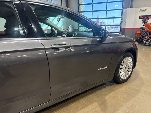 Used 2016 Ford Fusion SE image 38
