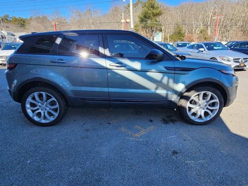 Used 2017 Land Rover Range Rover Evoque SE Premium image 4