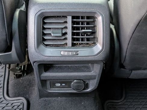 Used 2022 Volkswagen Tiguan SE R-Line image 14