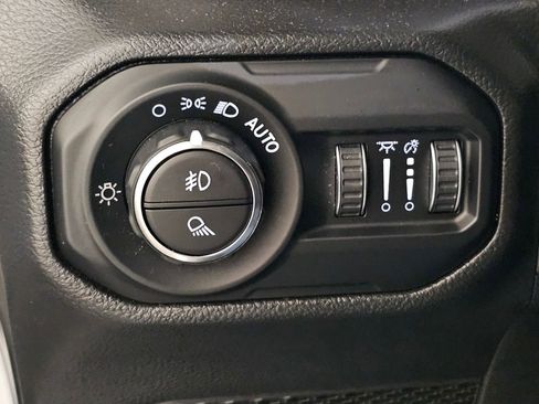 Used 2022 Jeep Gladiator Sport AWD/4WD image 17