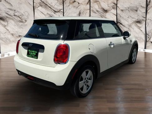 Used 2021 MINI Cooper 2-Door Hardtop FWD image 5