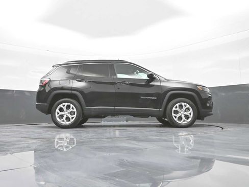 Used 2024 Jeep Compass Latitude AWD/4WD image 41