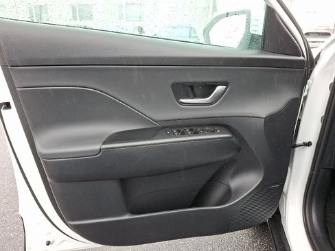 Certified 2025 Hyundai Kona Limited image 13