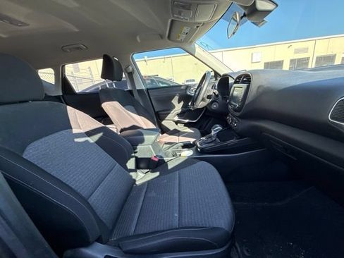 Used 2020 Kia Soul GT-Line FWD image 6