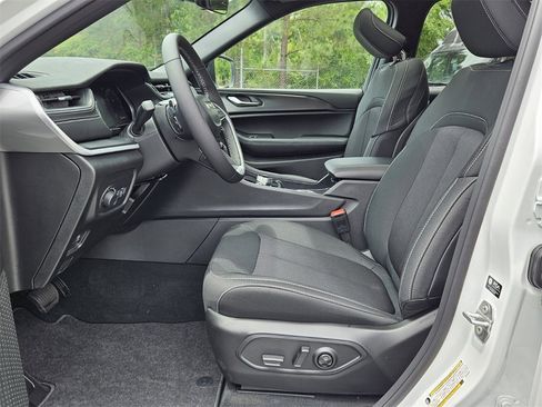 New 2025 Jeep Grand Cherokee Laredo X w/ Luxury Tech Group I image 10