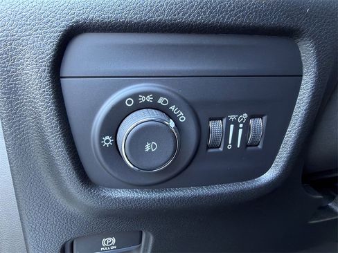 New 2025 Jeep Grand Cherokee L Limited w/ Trailer Tow Package image 18