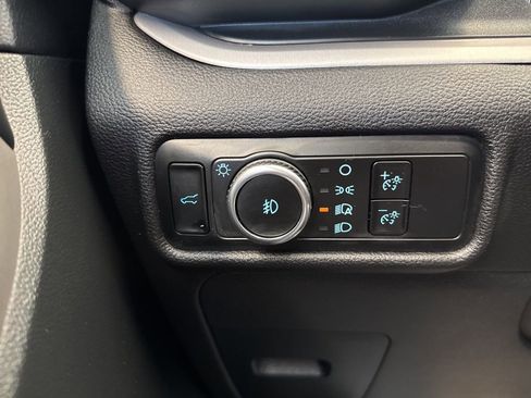 Used 2024 Ford Explorer XLT w/ Equipment Group 202A image 17