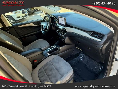 Used 2022 Ford Escape SE image 18