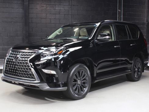 Used 2022 Lexus GX 460 Premium w/ Accessory Package image 4