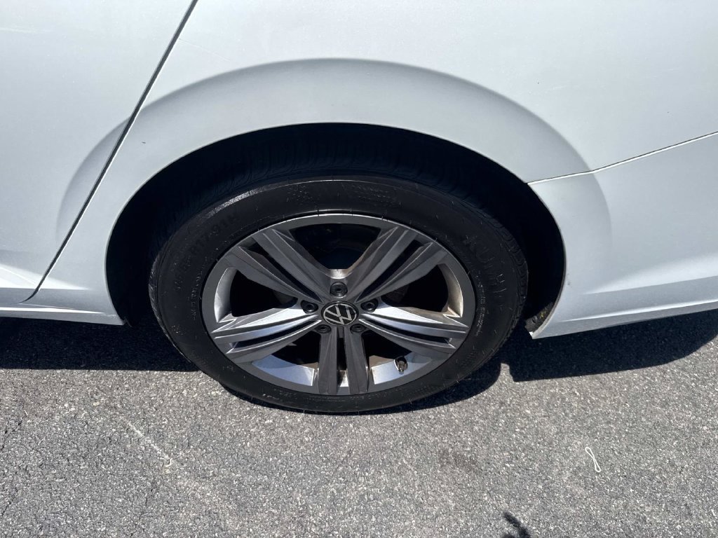 Used 2023 Volkswagen Jetta SE FWD image 13