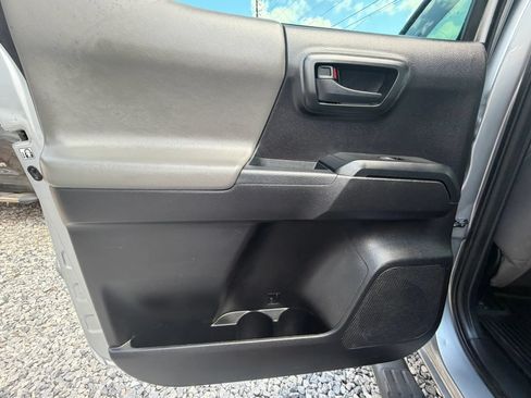 Used 2018 Toyota Tacoma SR w/ SR Convenience Package RWD image 15