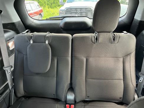 Used 2023 Ford Explorer XLT RWD image 28