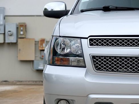 Used 2013 Chevrolet Tahoe LT w/ Texas Edition RWD image 19