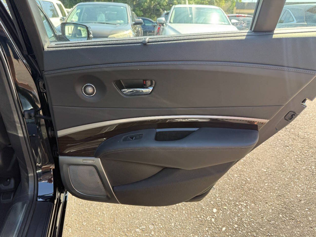 Used 2015 Acura RLX w/ Advance Package FWD image 35