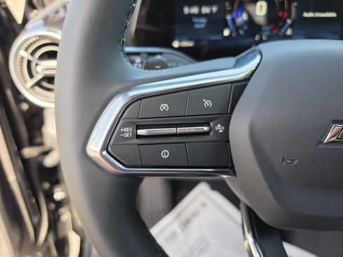 New 2027 Chevrolet Equinox LT w/ Convenience Package II FWD image 35