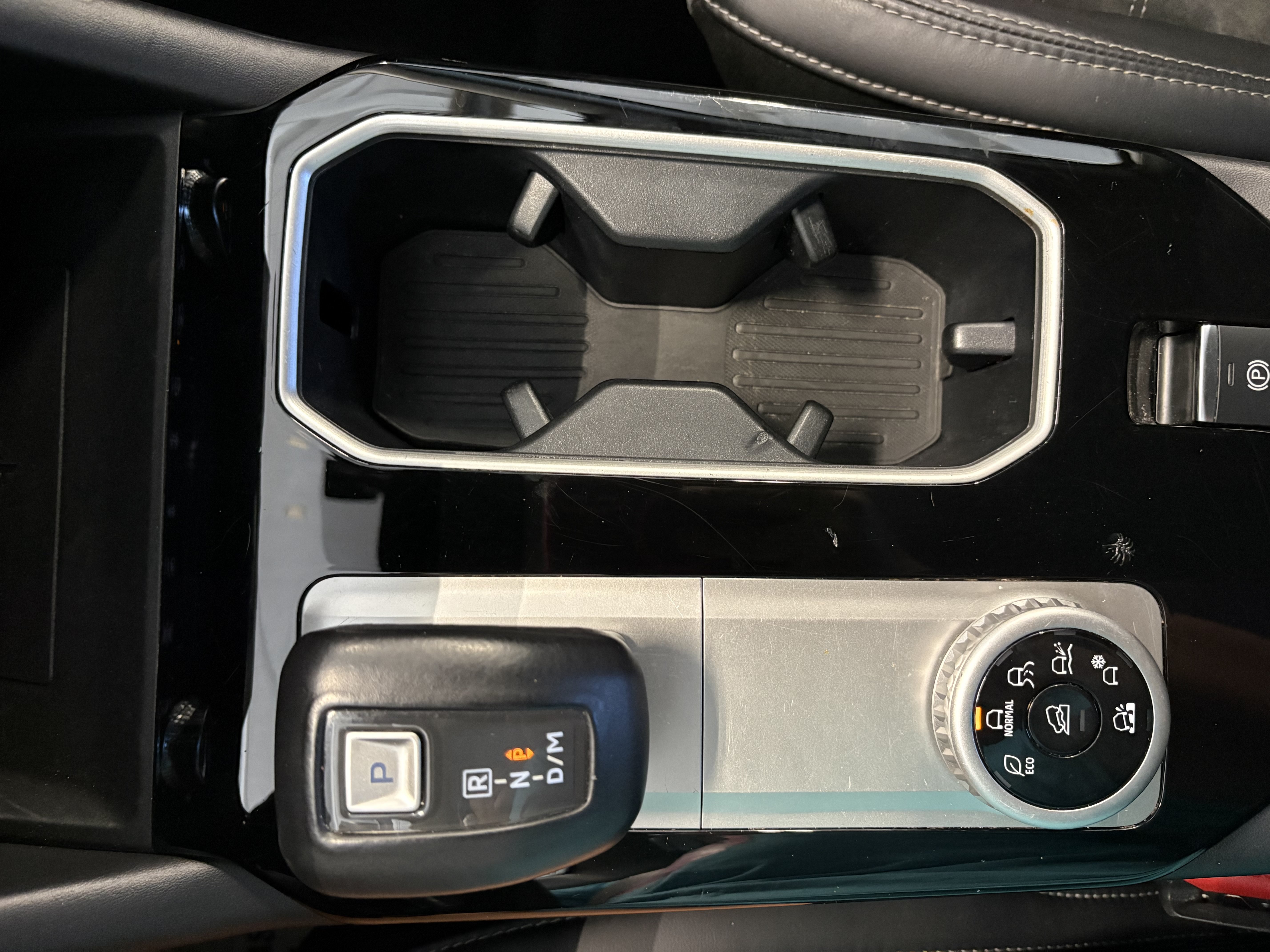 Used 2025 Mitsubishi Outlander SE AWD/4WD image 17