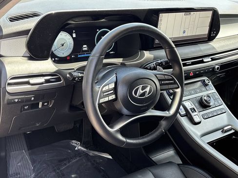 Used 2024 Hyundai Palisade SEL w/ Premium Package FWD image 9