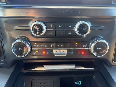 Used 2023 Ford F250 Lariat w/ Chrome Package image 19